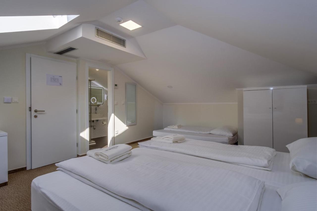 Hotel Vila Conte Lussingrande Esterno foto