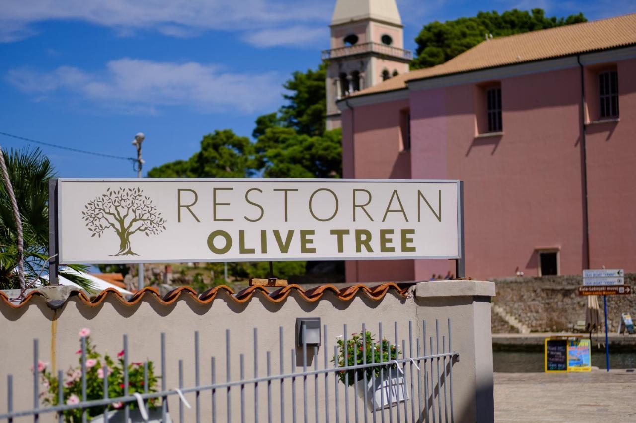 Hotel Vila Conte Lussingrande Esterno foto