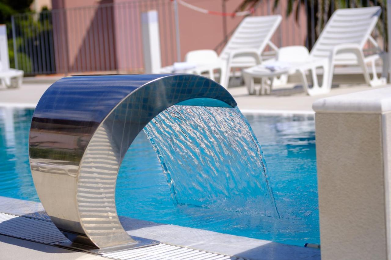Hotel Vila Conte Lussingrande Esterno foto