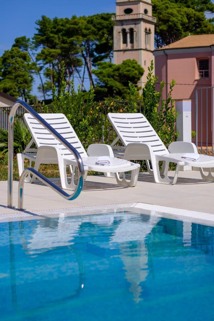 Hotel Vila Conte Lussingrande Esterno foto
